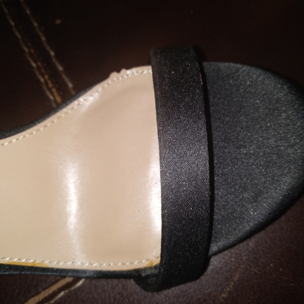 Heels - Picture 4 of 6